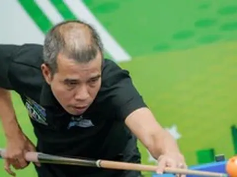 Trần Quyết Chiến lách khe cửa hẹp để qua 'bảng tử thần' tại Giải billiards TP.HCM