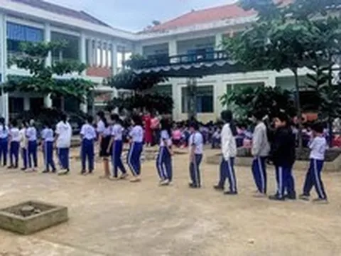 Sáp nhập trường, học sinh trường công Khánh Hòa không phải đổi đồng phục, bảng tên