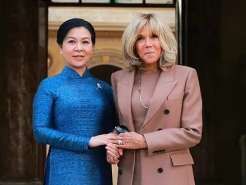 Phu nhân nguyên thủ Việt Nam và Pháp thăm Trường Mỹ thuật quốc gia Pháp