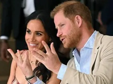 Vợ chồng Meghan Markle bị chế giễu công khai
