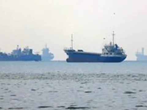 Tàu thương mại Iran bị tấn công tại eo biển Hormuz, 1 người thiệt mạng