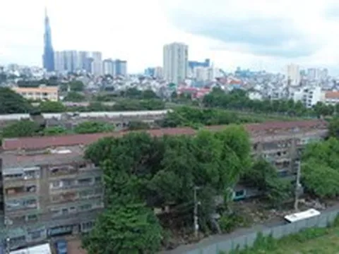 Chung cư lô số Thanh Đa vắng bóng người, chuẩn bị cho quá trình 'tái thiết'