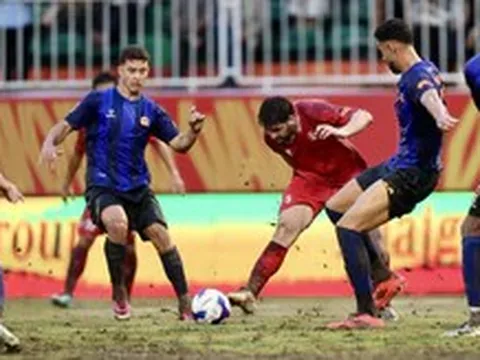 VAR và mặt sân Pleiku lầy lội khiến CLB Hoàng Anh Gia Lai thảm bại
