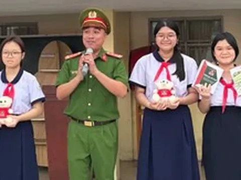 Học sinh TP.HCM ‘học mà chơi’ với những bài học về giao thông và phòng chống ma túy