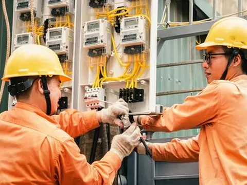 EVN lãi hơn 12.000 tỉ đồng trong 8 tháng, sắp tới giá điện có giảm?
