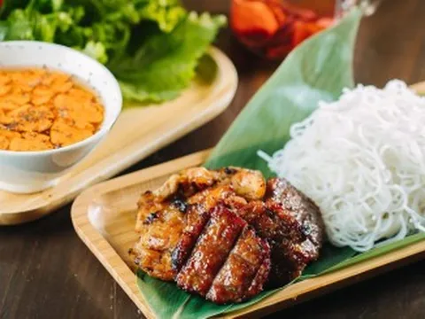 Quán Việt tại Mỹ khiến thực khách 'ăn xong phải gói đồ thừa đem về vì quá ngon'