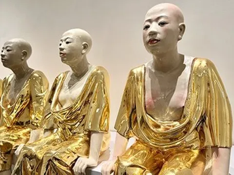 Điều độc đáo phía sau những bức tượng điêu khắc trần trụi của Đạt 'Rồ'