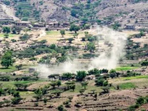 Houthi cáo buộc Saudi Arabia không kích 26 lần trong 24 giờ; Riyadh phát cảnh báo trên không