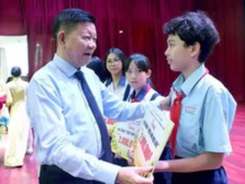 1,6 tỉ đồng quà trung thu cho gần 1.400 trẻ khó khăn ở TP.HCM