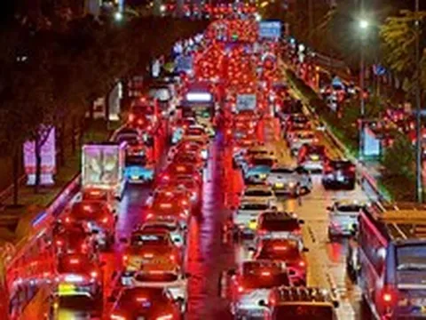 Kẹt xe ngã tư Phạm Văn Đồng - Phan Văn Trị: Bạn đọc hiến kế 'đủ thứ', Sở XD tính xây cầu vượt, hầm chui