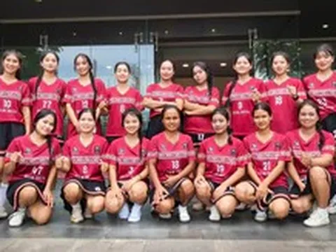 Tạm biệt sân cỏ buôn làng, đội bóng nữ xã Đak Đoa 'tiến về' CLB Hoàng Anh Gia Lai