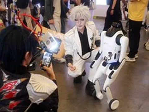Trung Quốc mở bán robot cá nhân biến hình, giá từ gần 3.000 USD, lắp ráp 2,5 phút