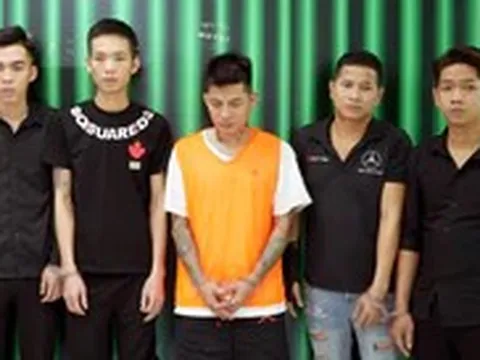 Bắt khẩn cấp 7 người trong vụ chạy ô tô tông vào đám đông tại phường Chợ Quán