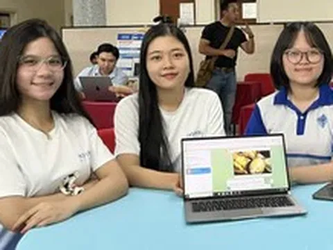 Sinh viên sư phạm làm chatbot AI hỗ trợ nông dân trồng sầu riêng