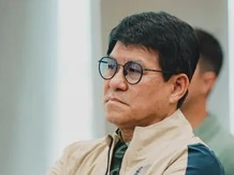 Giám đốc kỹ thuật CLB Hoàng Anh Gia Lai sang Campuchia học khóa HLV chuyên nghiệp