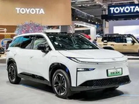 Toyota muốn làm 400.000 xe điện 'chạy điện nhưng vẫn đổ xăng' mỗi năm, ra mắt 2027