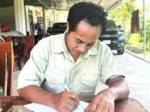 Đâm chết em trai rồi trốn vào rừng sâu, ăn quả rừng và uống nước suối cả tháng