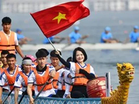 Gần 900 VĐV tranh tài tại Giải bơi chải thuyền rồng và ván SUP Hà Nội 2026