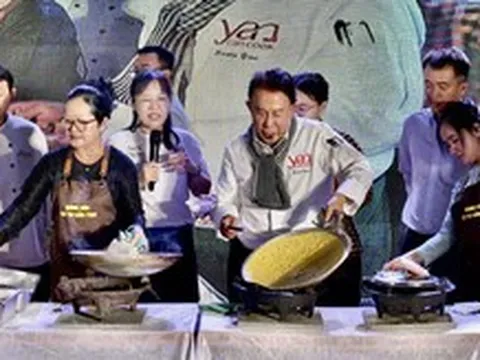 Đầu bếp Yan Can Cook tham gia biểu diễn nấu ăn tại Cần Thơ