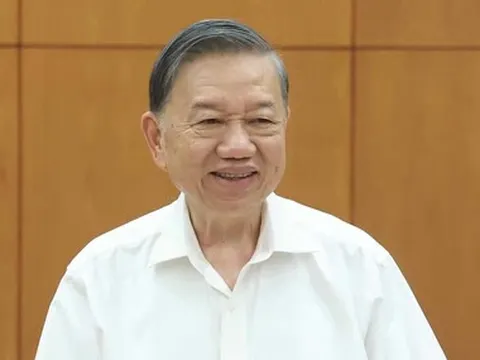 Tổng Bí thư, Chủ tịch nước: Báo cáo qua nhiều cấp không được làm khó khăn nhẹ đi, thành tích đậm lên