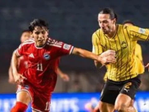 Fan Singapore nổi giận: 'Chúng ta tự chui vào vở hài kịch ở FIFA ASEAN Cup'