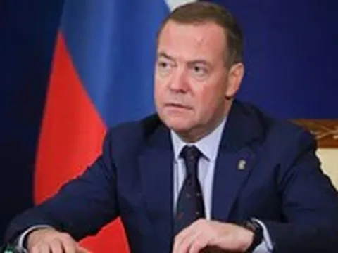 Ông Medvedev nêu rõ các điều kiện để Ukraine có hòa bình