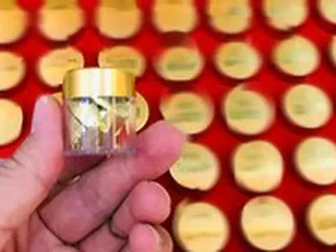 Cụ ông rơi đũa, yếu tay trái được gia đình cho uống An cung, một ngày sau nhập viện đã nhồi máu não