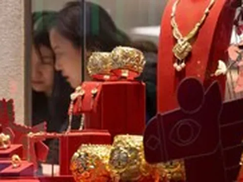 Trung Quốc gom vàng kỷ lục: Bắc Kinh nhìn thấy điều gì phía trước?
