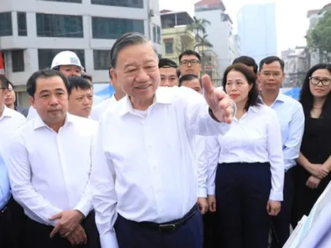 Tổng Bí thư, Chủ tịch nước Tô Lâm kiểm tra dự án đường vành đai 2,5 Hà Nội vừa thông xe