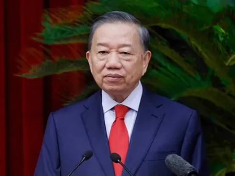 Tổng Bí thư, Chủ tịch nước Tô Lâm ký ban hành Nghị quyết Hội nghị Trung ương 4