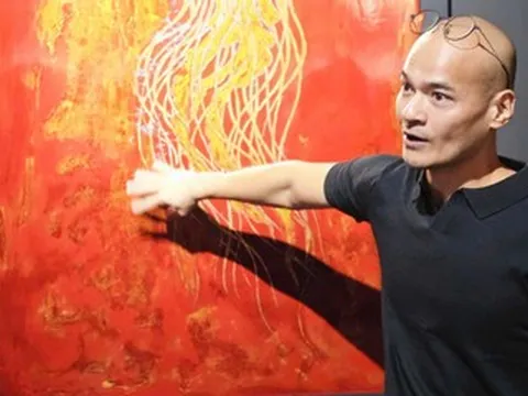 Chuyện đằng sau những bức tranh 'dát' vàng