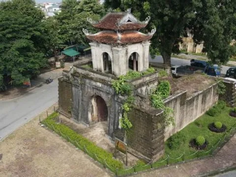 Dấu tích thành cổ hơn 200 năm giữa lòng đô thị
