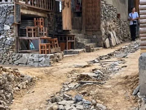 Lô Lô Chải lạ lẫm