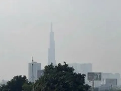 Hiện tượng trời mù sáng nay tại TP.HCM không bất thường, có thể do khói bụi