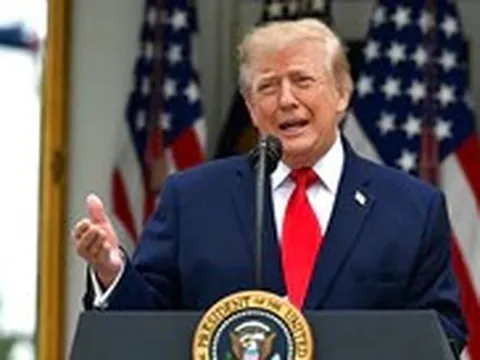 Ông Trump cảnh báo tấn công 'pháo đài hạt nhân' ngầm của Iran
