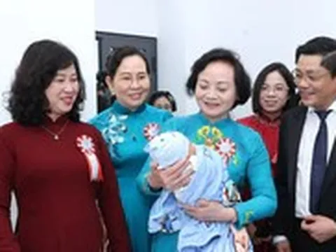 Tin tức sáng 18-10: Xuất nhập khẩu lần đầu vượt ngưỡng 1.000 tỉ đô; Khai trương cơ sở 2 Bệnh viện Phụ sản Trung ương