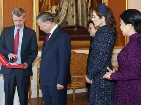 Tổng Bí thư, Chủ tịch nước Tô Lâm nhận huân chương cao quý nhất của Đan Mạch