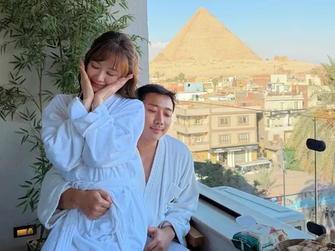 Nơi ăn sáng nhìn ra kim tự tháp Ai Cập của Trấn Thành - Hari Won