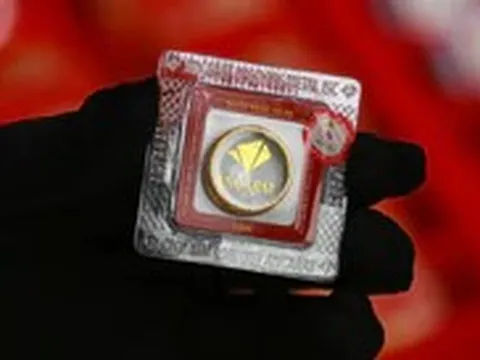 Giá vàng thế giới bị nén về sát 4.100 USD/ounce