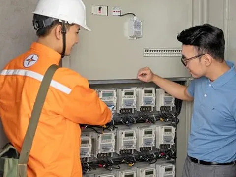 Phó thủ tướng: Xem xét giảm giá điện từ 1-11, giảm thuế tiêu thụ đặc biệt với xăng về 0%