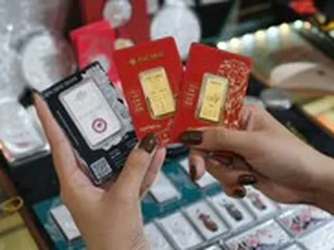 Giá vàng bạc giảm liên tục, nhà đầu tư lỗ nặng