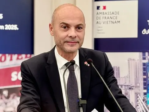 Tân Đại sứ Pháp Didier Le Bret: 'Cha tôi sinh ra ở Việt Nam, bà nội tôi là người Huế'