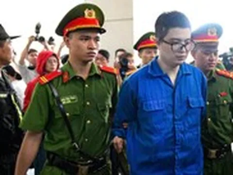 Mẹ Mr Pips: Con bị tâm thần 13 năm, phải mua vàng và USD cất cho gọn vì tiền Việt quá nhiều