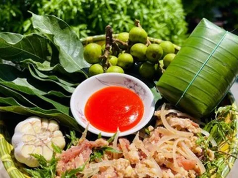 Đặc sản nem 'giật' trong mâm cỗ Thanh Hóa, khách muốn ăn phải kiên nhẫn chờ